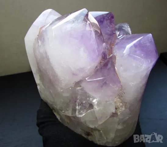 Голям натурален аметист 2.17кг. Размери 13х12х8см. подходящ за подарък минерал кристал, снимка 3 - Подаръци за жени - 48927679