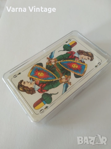 Колекционерски карти за игра в Скат в оригиналната пластмасова кутия. ASS Altenburg Германия. 