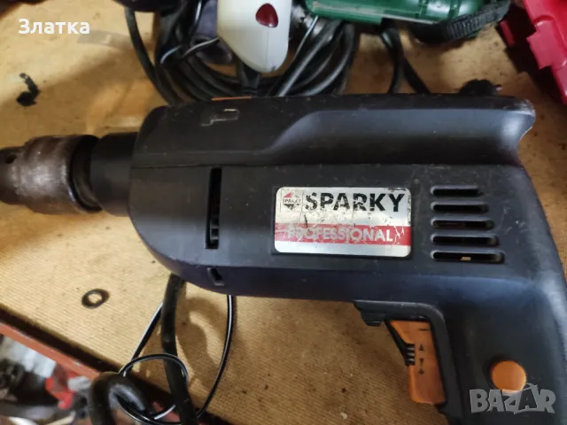 Акумулаторен винтоверт Девалт Ударен винтоверт DEWALT, с нивелир и куфар. Продавам и бормашини, зеге, снимка 16 - Винтоверти - 41721468