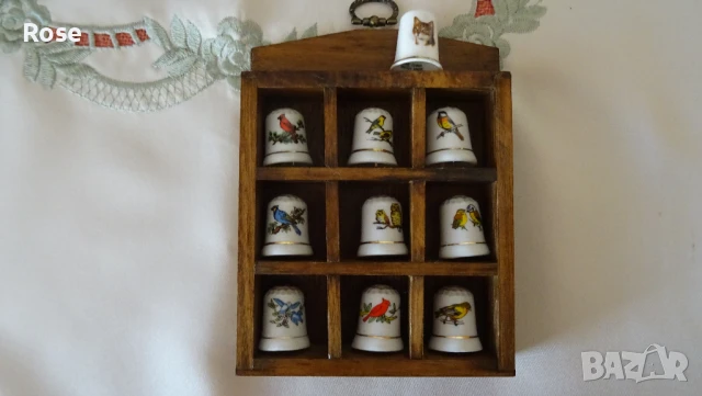 Порцеланови напръстници с поставка от дърво