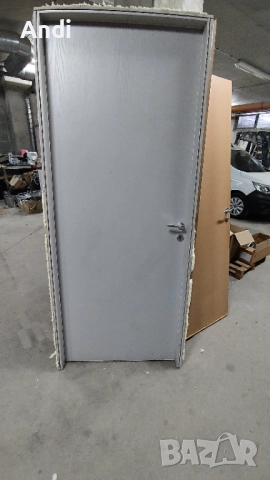 Врата интериорна  с каса брава  дръжки и ключ  90/214см дясна, снимка 13 - Дограми - 52769348