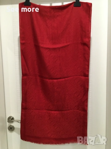 FURLA дамски шал в червено, снимка 4 - Шалове - 53374859