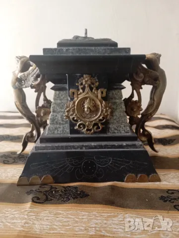 Бароков постамент