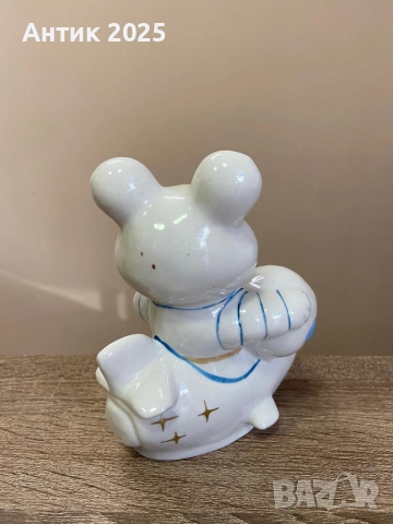 Порцеланова статуетка „Олимпийското мече на самолет“ — Коростен, винтидж, снимка 2 - Антикварни и старинни предмети - 53237934