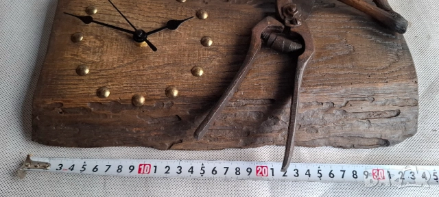 Стенен часовник от стар Орех и автентична Лозарска Ножица, снимка 5 - Стенни часовници - 53250419