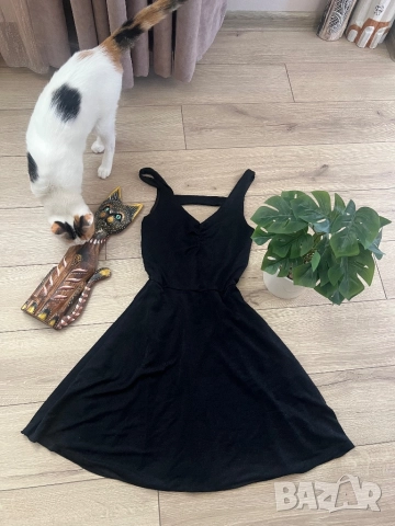 Малка черна рокля