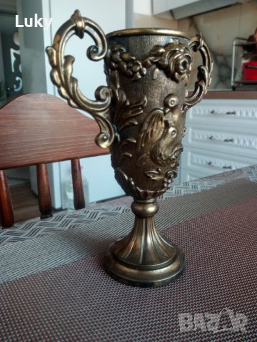 Продавам старинен, красив релефен бокал(ваза,чаша).Германия., снимка 2 - Колекции - 43592936