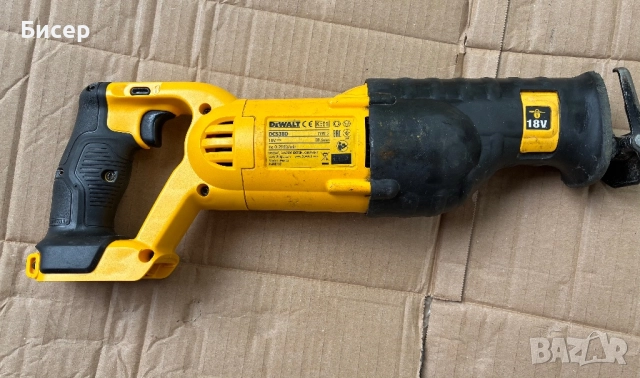 Саблен трион Dewalt DCS380, снимка 2 - Други инструменти - 51993505