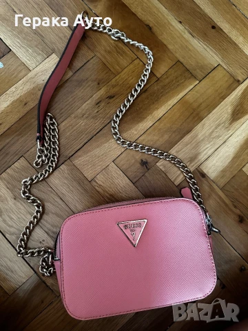 Дамска чанта Guess