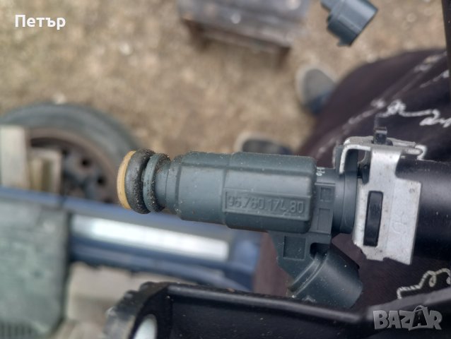 Инжекторна  дюза Пежо 208 1.0 ,1.2 9676017480, снимка 2 - Части - 40782175