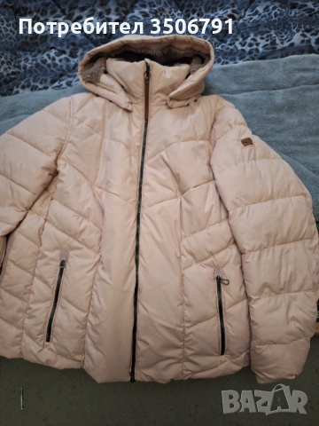 Продавам дамско зимно яке Camel Active