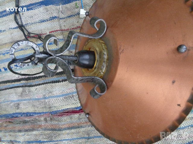 Продавам ретро висяща лампа от ковано желязо за кухня, механа.., снимка 3 - Полилеи - 43869199