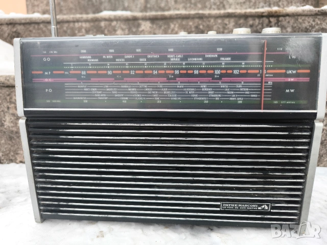 Транзисторно радио Pathe Marconi, снимка 3 - Радиокасетофони, транзистори - 53086847