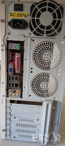 Стар компютър с Intel Pentium 4, снимка 6 - Работни компютри - 51427887