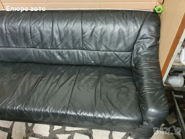 Черен кожен диван, снимка 2 - Дивани и мека мебел - 48806221
