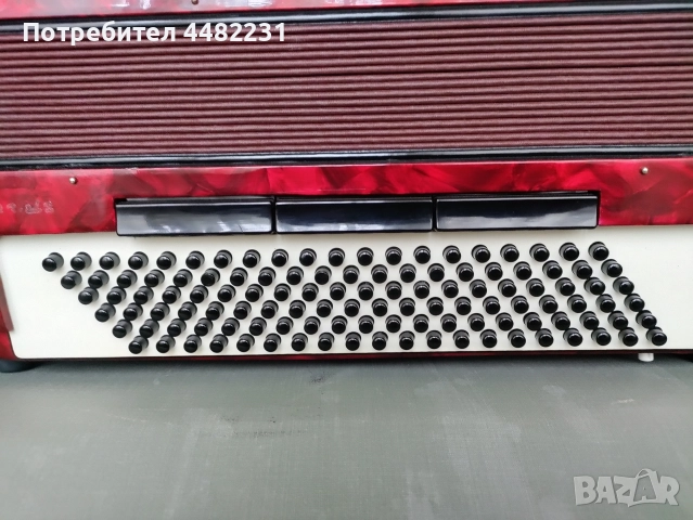 Продавам Немски акордеон ROYAL STANDART120баса 3гласа с куфар , снимка 5 - Акордеони - 52943794