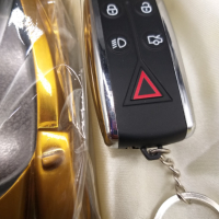 Пепелник кола Ferrari със запалка ключодържател , снимка 4 - Арт сувенири - 44879808
