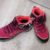 Нови топли спортни обувки за момиче, н.32, снимка 4 - Детски обувки - 43205534