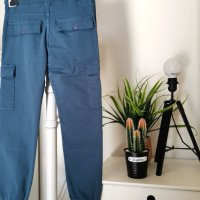 Карго панталон в синьо , снимка 2 - Детски панталони и дънки - 39542390
