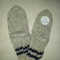 Ръчно плетени детски чорапи от вълна, снимка 1 - Чорапи - 38730843