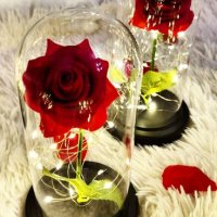 Вечна роза в стъкленица, снимка 1 - Романтични подаръци - 43958697