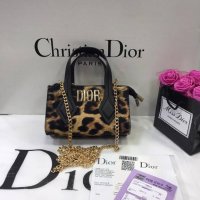 Дамска чанта Dior, снимка 1 - Чанти - 32392229
