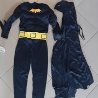 Батман с мускули и жълт колан, снимка 2 - Детски комплекти - 34619143