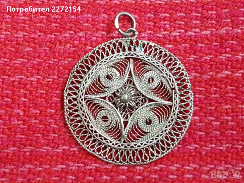 Сребърен медальон филигран , снимка 1