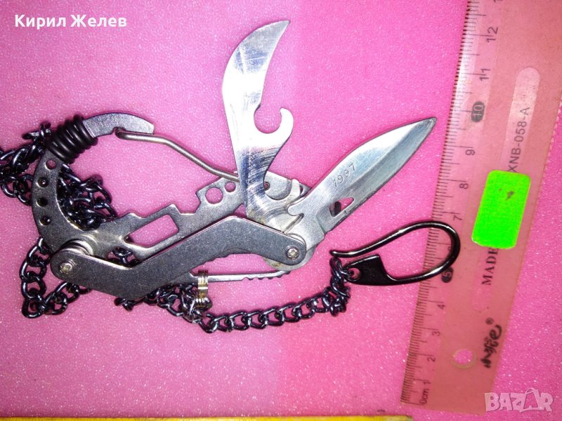 ИНТЕРЕСЕН ФЕШЪН МОДЕЛ НЕРЪЖДАЕМО КОМБИНИРАНО СГЪВАЕМО НОЖЧЕ с ЩЕМПЕЛ 1997 и ВЕРИЖКА / КЮСТЕК 43112, снимка 1