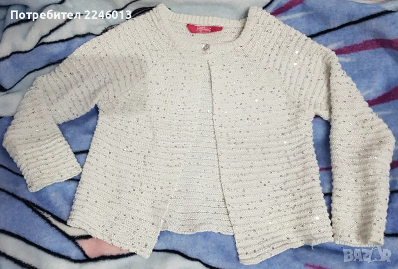 Красива жилетка с блестящи паети-5-6-7 год., снимка 1