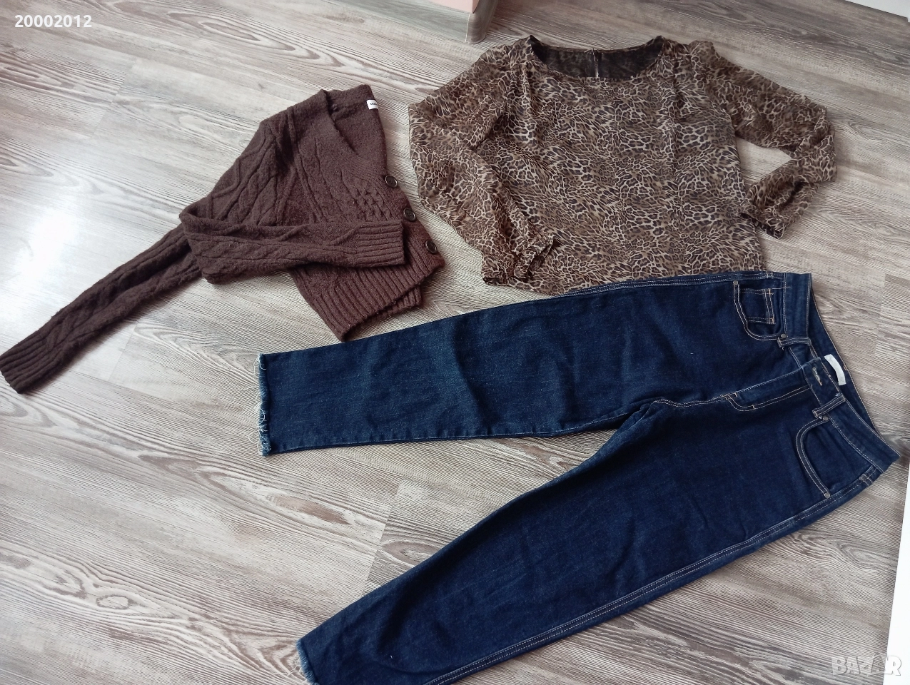 лот дънки жилетка и тънка блузка , снимка 1