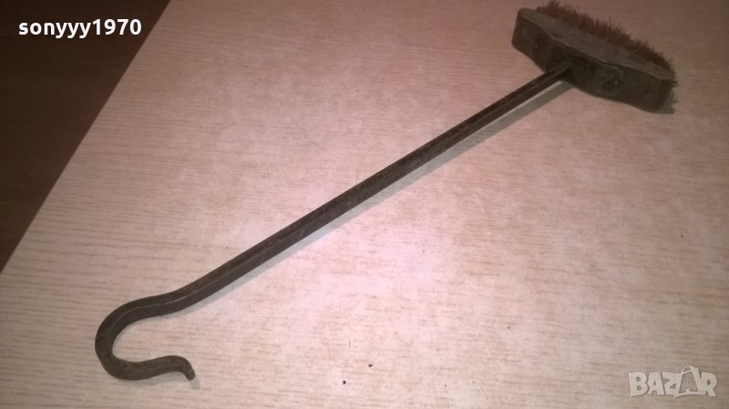 стара четка с метална дръжка-кован метал-внос франция, снимка 1