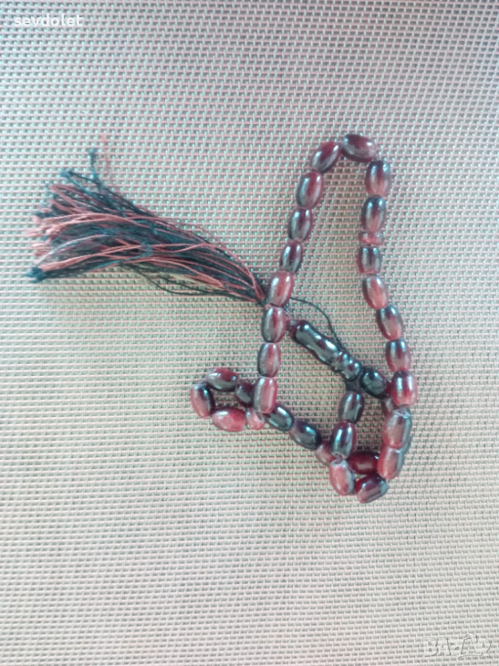 Прекрасна с изработката си антикварна броеница., снимка 1