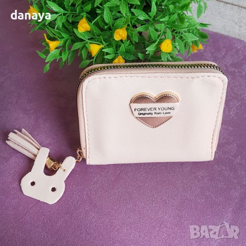 2921 Кожено дамско портмоне с декорация сърце, снимка 3 - Портфейли, портмонета - 37222350