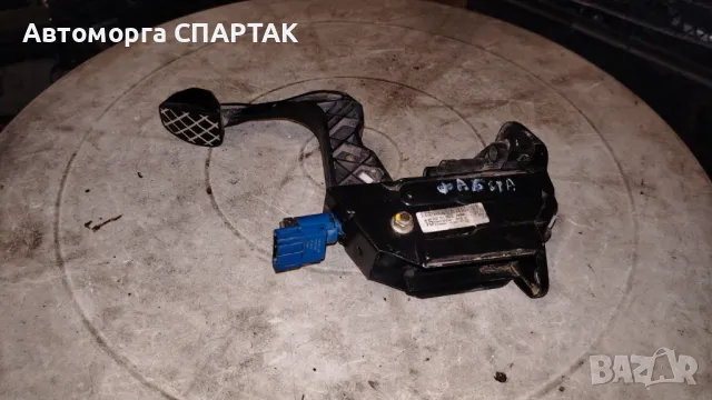 Volkswagen Polo IV 1.2 55 Педал за съединител