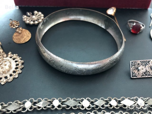 Царски накити-лот, снимка 11 - Антикварни и старинни предмети - 25711362