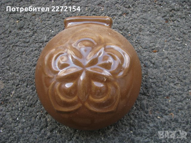 Keрaмична ваза за стена, снимка 1 - Антикварни и старинни предмети - 33625009