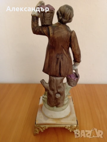 Порцеланова статуетка Capodimonte, снимка 5 - Статуетки - 50485751