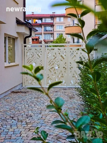 Изработка на огради и портали