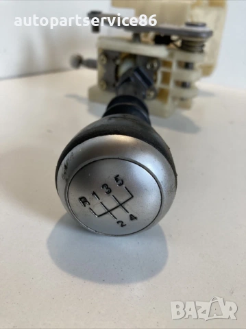 Скоростен лост за ръчна скоростна кутия за KIA Carnival 2.9 CRDi (2006–2012)