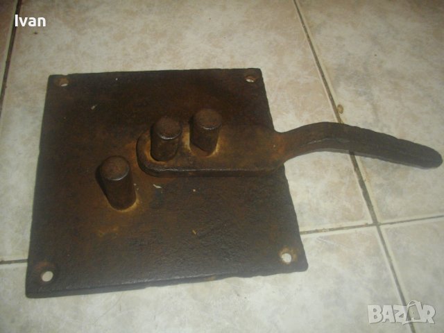 Бигляр Старо Качество-Трицилиндров-Ръчен Уред Огъване Арматура Всякаква-Масивен-4,5кг-Дебелина 10мм, снимка 6 - Други инструменти - 43307193