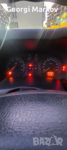 Продавам перфектен автомобил!!Много запазен оригинална заводско боя 2ри собственик,обслужена!!!, снимка 8 - Автомобили и джипове - 40673772