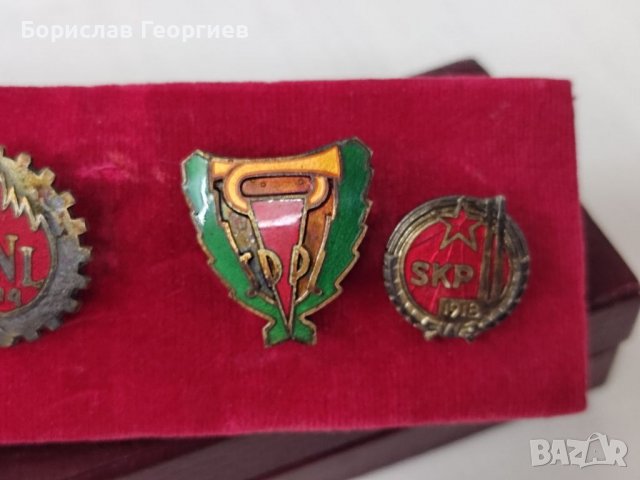 Четири стари значки с емайл , снимка 2 - Колекции - 39485442