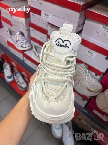 Бели модерни дамски маратонки , снимка 5 - Маратонки - 51723559