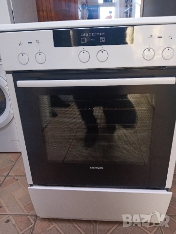 Свободно стояща печка с керамичен плот Сименс Siemens с две години гаранция!, снимка 2 - Печки, фурни - 53503045