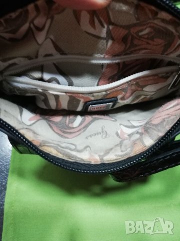Дамска малка чанта Guess, снимка 6 - Чанти - 38078918