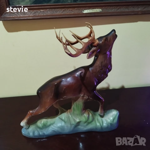 Порцеланова фигура на елен, снимка 2 - Статуетки - 50753494