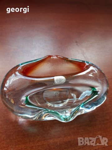 Пепелник от многоцветно стъкло, снимка 2 - Други стоки за дома - 32343921