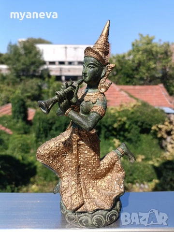 Бронзова статуетка с позлата на азиатска богиня на музиката ,танците 