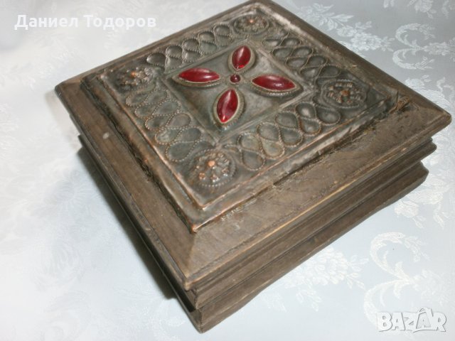 Стара Дървена Кутия с Меден Обков, снимка 3 - Антикварни и старинни предмети - 34672348